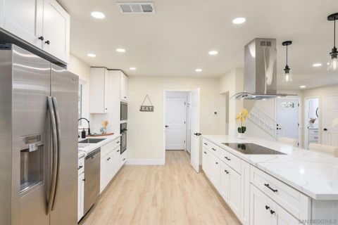 Tiny photo for 10314 Oak Ranch Ln, Escondido, CA 92026 (MLS # 250042529)
