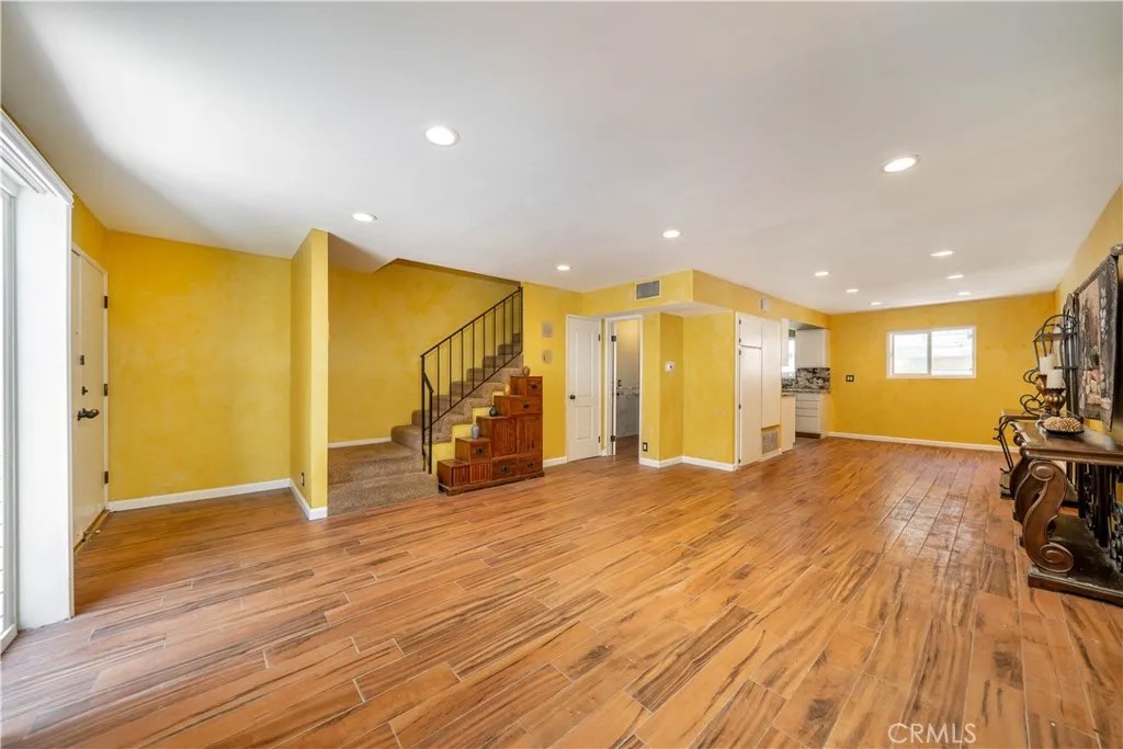 14947 Dickens Street 3