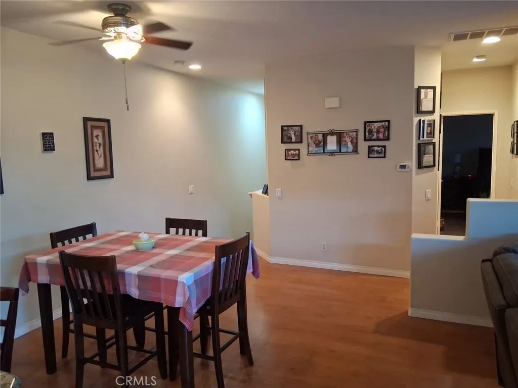 1358 S Country Glen