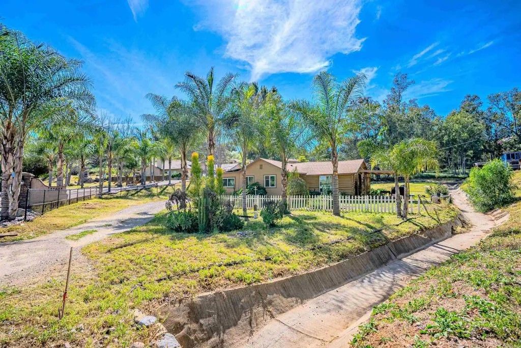 Photo of 11977 Demi Lee Lane, Lakeside, CA 92040 (MLS # PTP2602138)