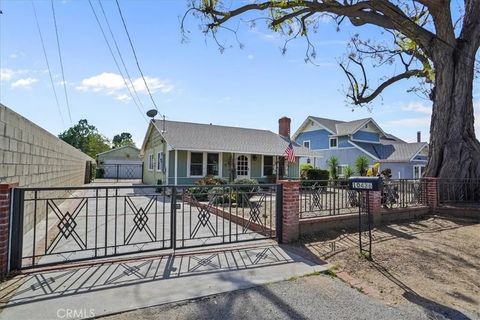 Photo of 10436 LA TUNA CANYON Road, Sun Valley, CA 91352 (MLS # BB26029867)