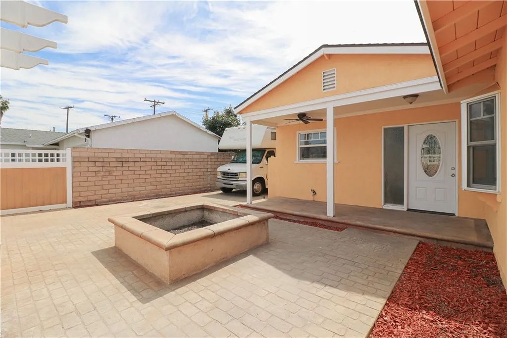 Photo of 2432 W Rainbow Avenue, Anaheim, CA 92801 (MLS # OC26071165)