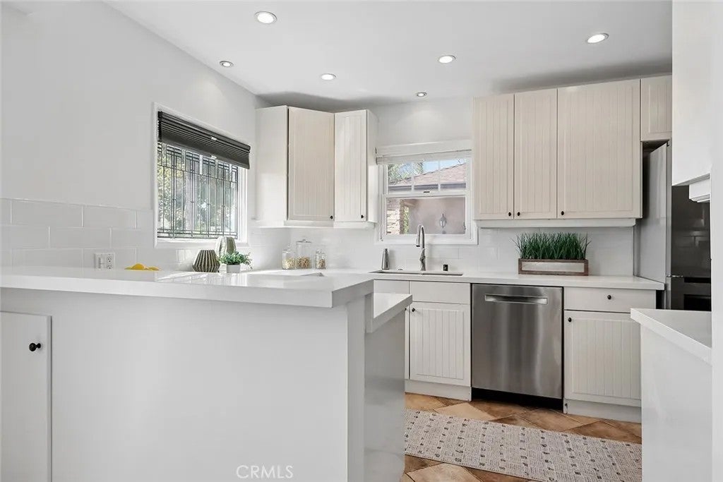 5107 W 136th