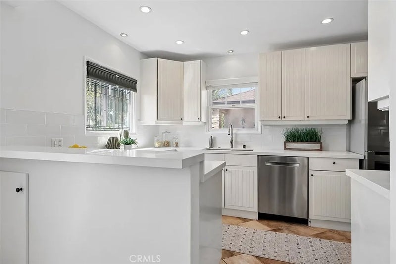 5107 W 136th