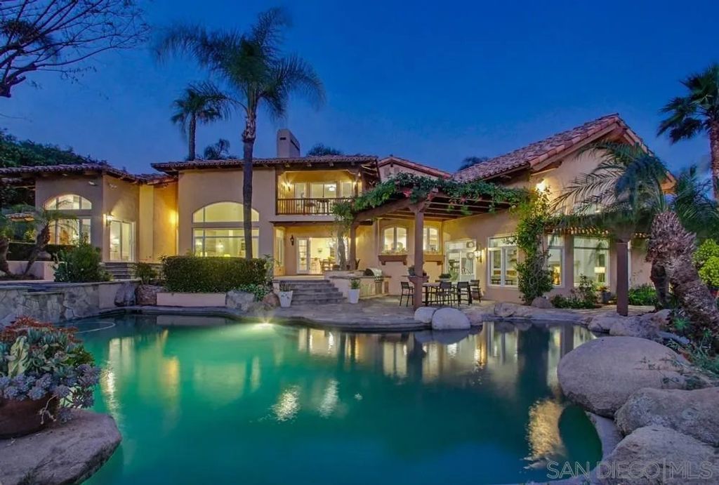 Photo of 3993 Peony Dr, Fallbrook, CA 92028 (MLS # 260008449)