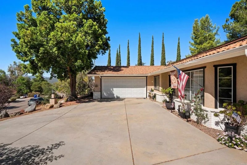 16734 Georgios Way