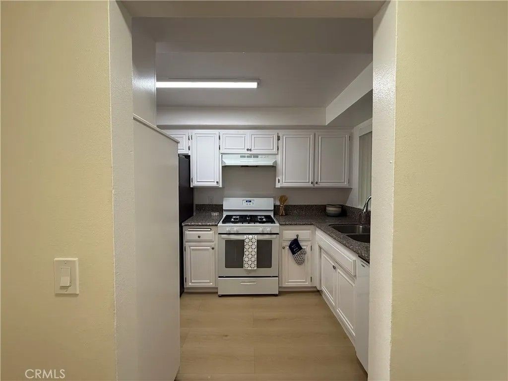 Photo of 11839 Burbank Boulevard #3, Valley Village, CA 91607 (MLS # SR26084524)
