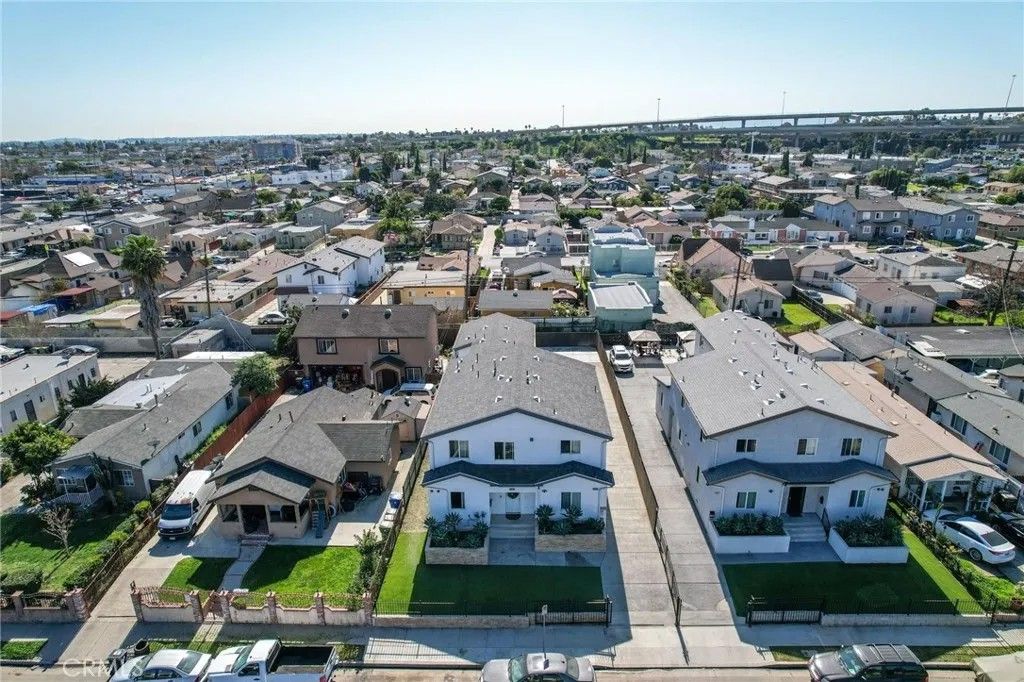 Photo of 152 W 111th Place, Los Angeles, CA 90061 (MLS # SR26025327)