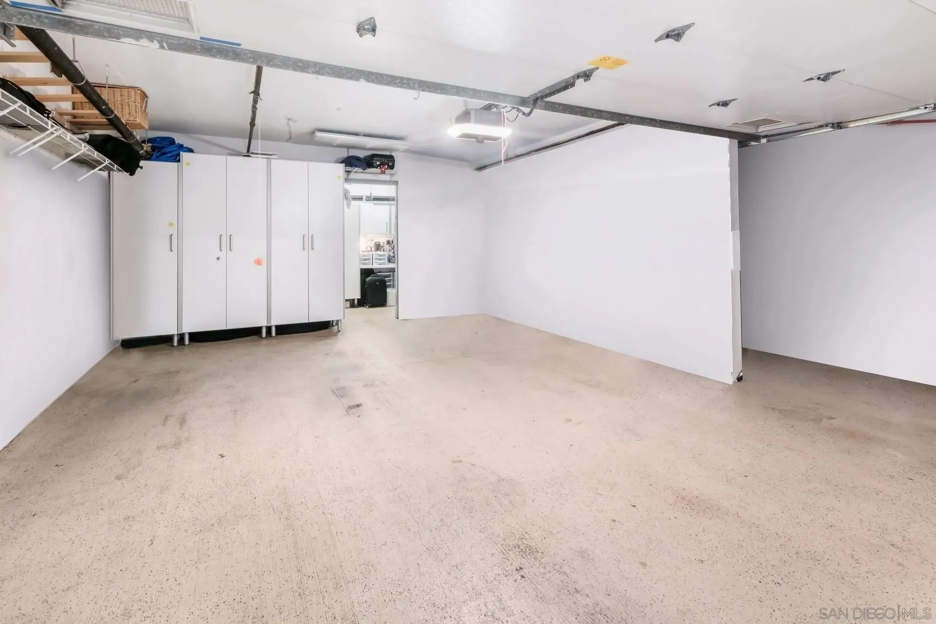 San Diego, California 92103, United States, 3 Bedrooms Bedrooms, ,3 BathroomsBathrooms,Residential,Active,16858