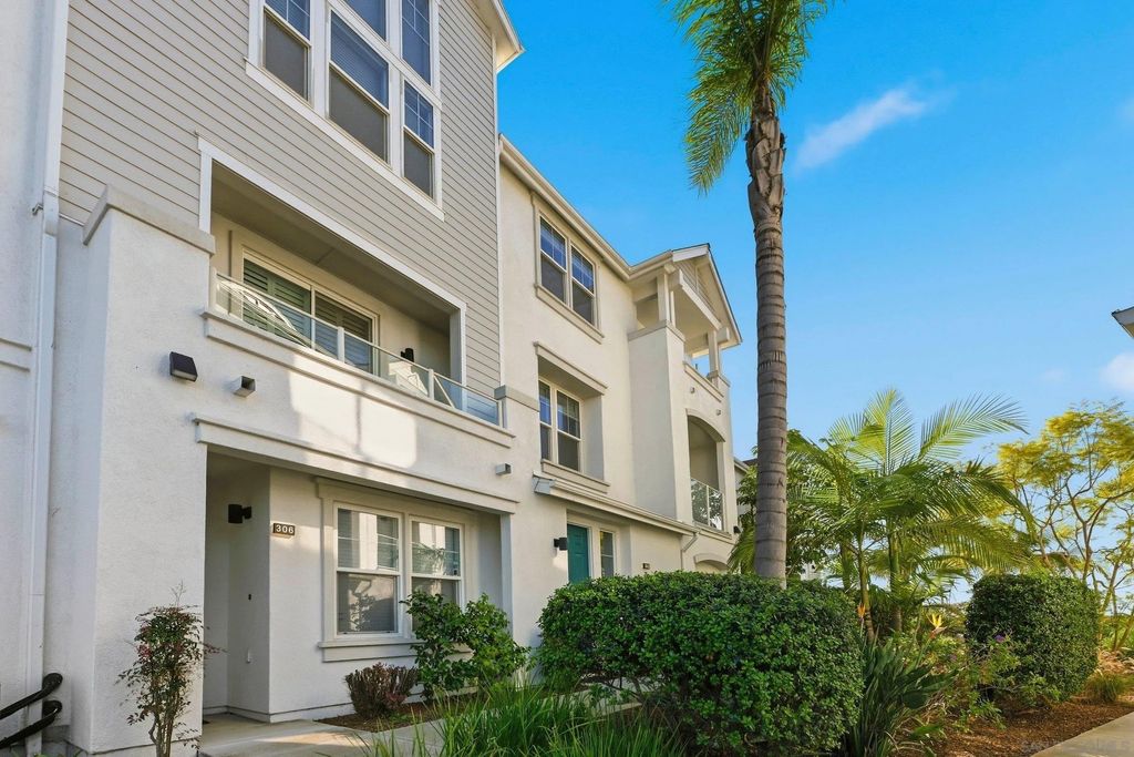 Photo of 845 Hrbor Cliff Way #305, Oceanside, CA 92054 (MLS # 260002296)