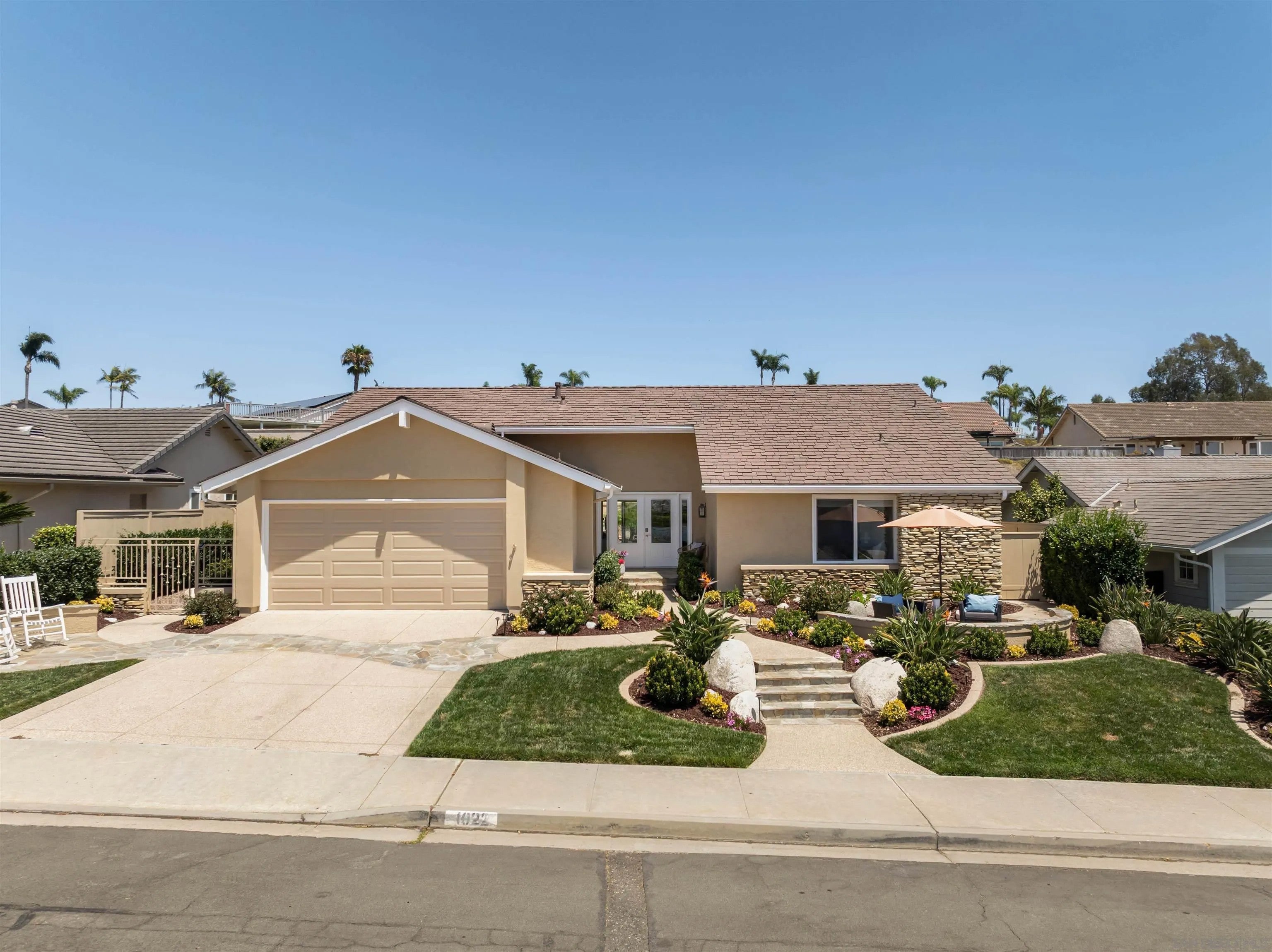 1022 Daisy Avenue