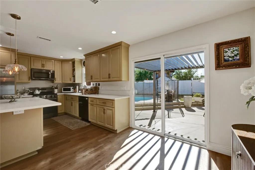 Photo of 227 Oak PL, Brea, CA 92821 (MLS # CV26179089)