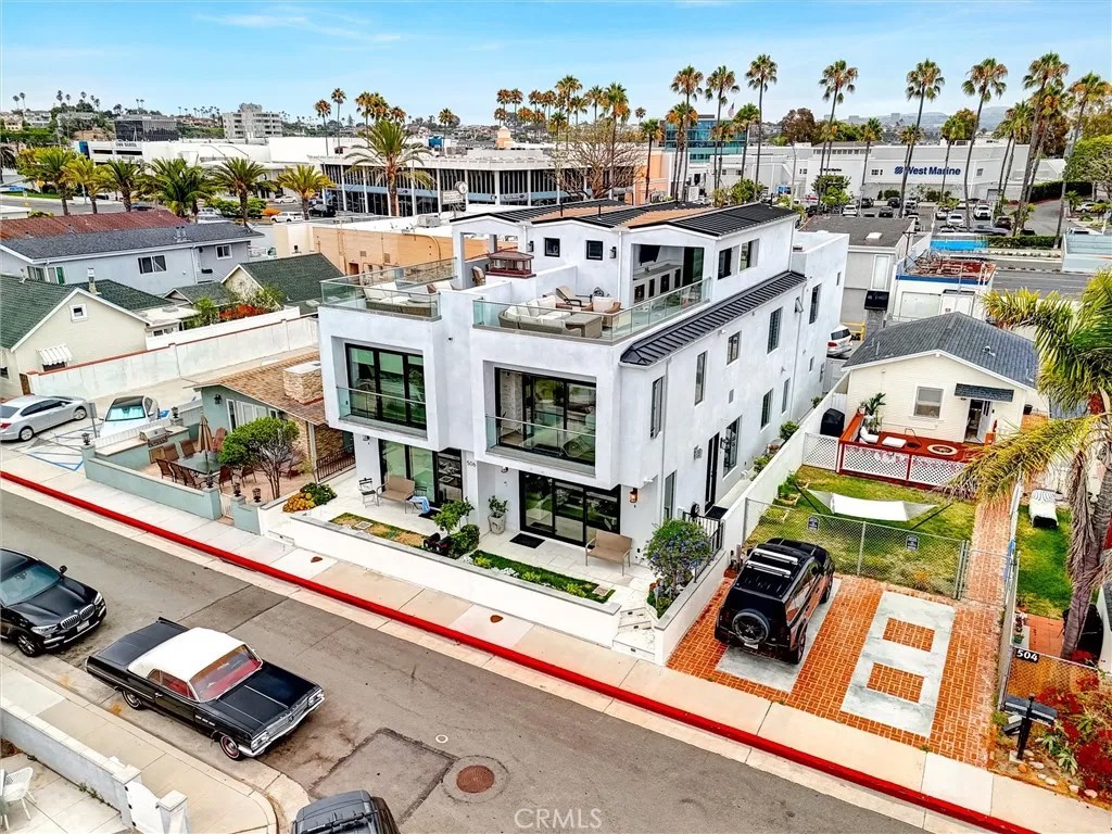 506 Clubhouse Avenue