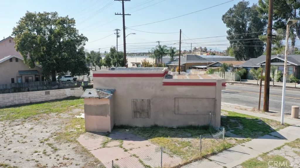 Photo of 1003 W Rialto Ave, San Bernardino, CA 92410 (MLS # PW26088504)