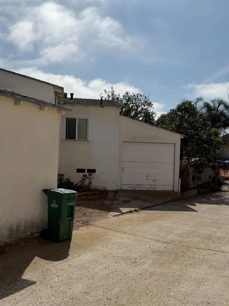 2426 Seaside St
