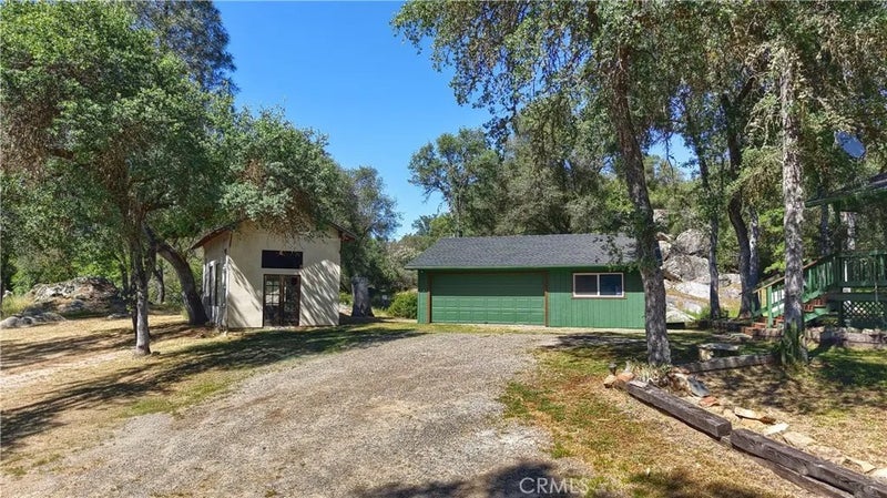 4907 Daffodil Dr
