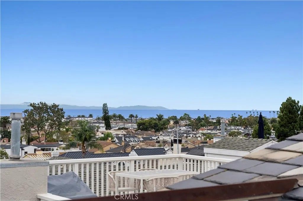 Photo of 718 Poinsettia Ave, Corona Del Mar, CA 92625 (MLS # NP26003339)