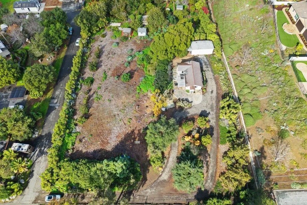 Photo of 2360 Lone Oak Lane, Vista, CA 92084 (MLS # NDP2600209)