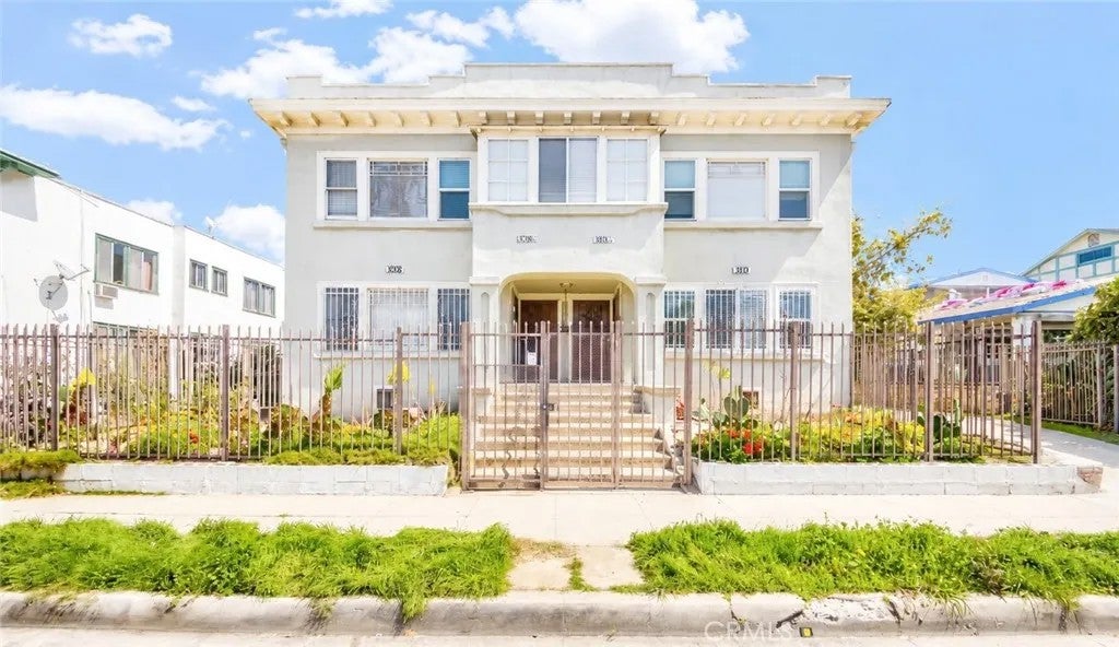 Photo of 1308 S Van Ness Avenue, Los Angeles, CA 90019 (MLS # PW26162778)