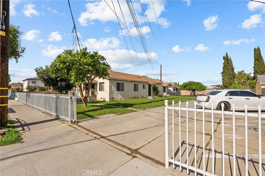 Photo of 4123 Clara St, Cudahy, CA 90201 (MLS # SR26030924)