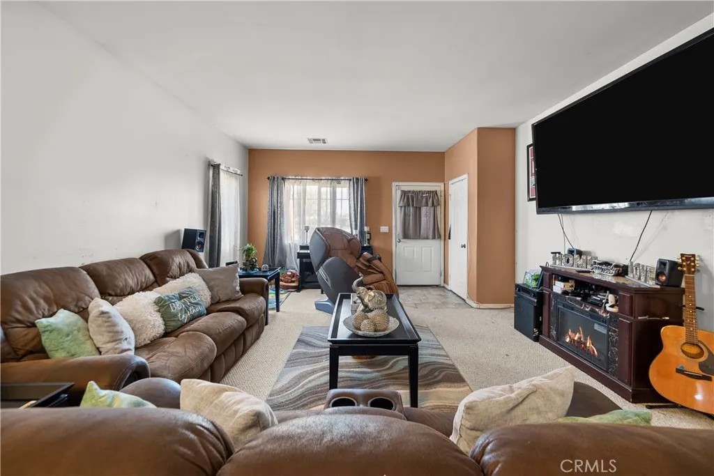 1329 W Ave I