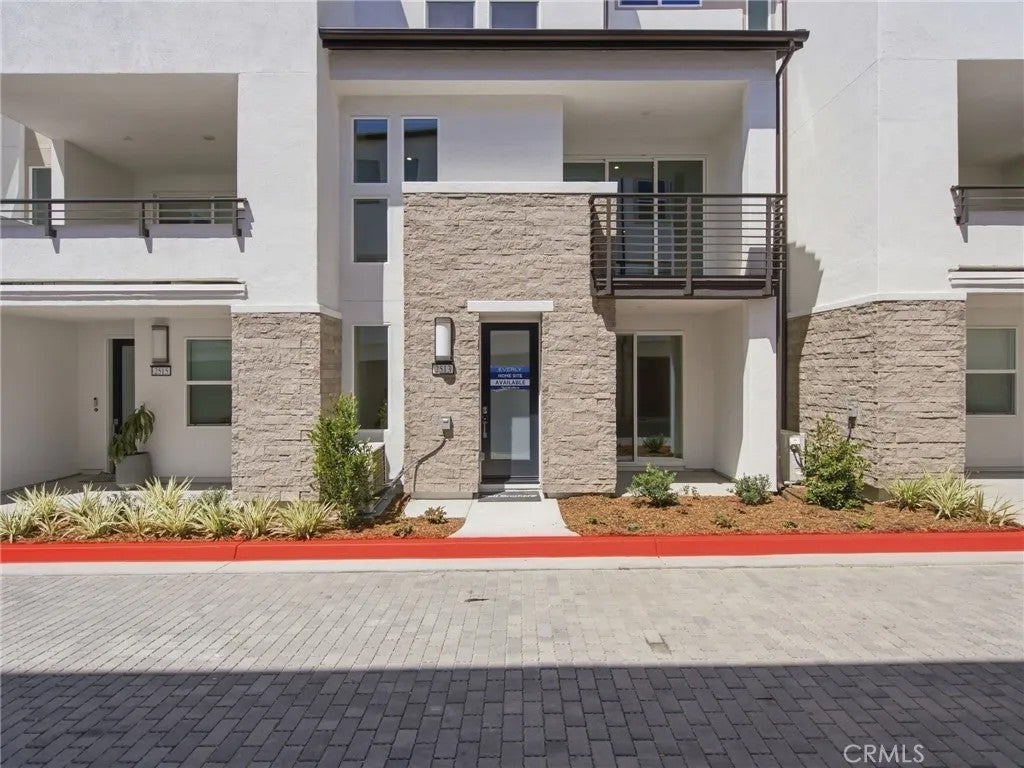 2513 Everly Court