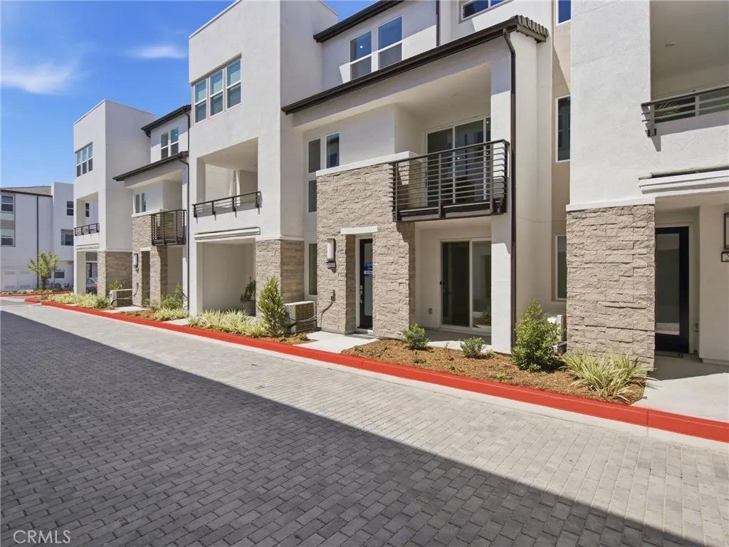 2513 Everly Court