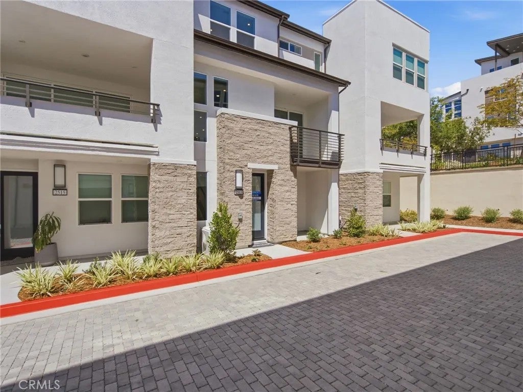 2513 Everly Court