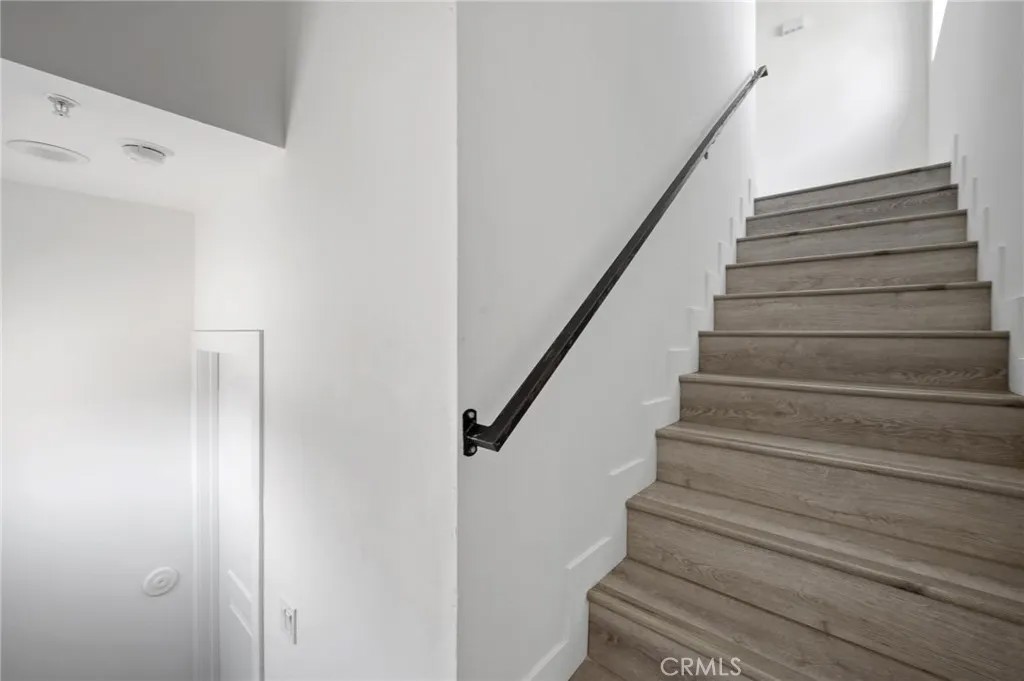 532 W Vernon Avenue
