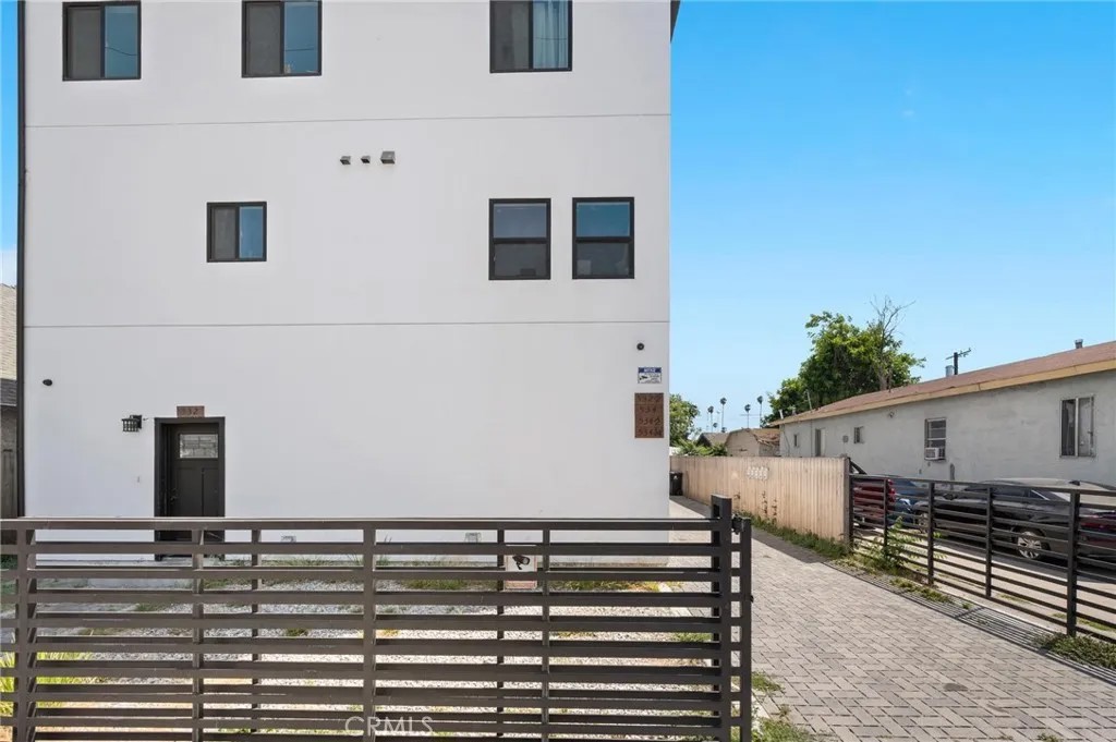 532 W Vernon Avenue