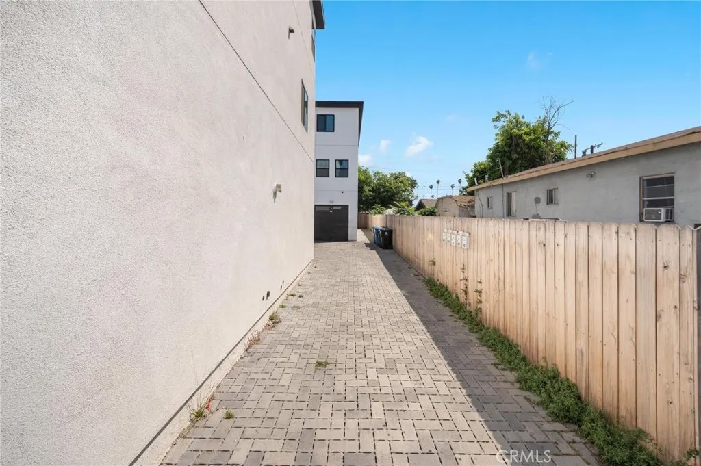 532 W Vernon Avenue