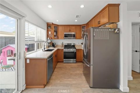 Tiny photo for 15890 Camo Bluff, Fountain Valley, CA 92708 (MLS # RS25234878)