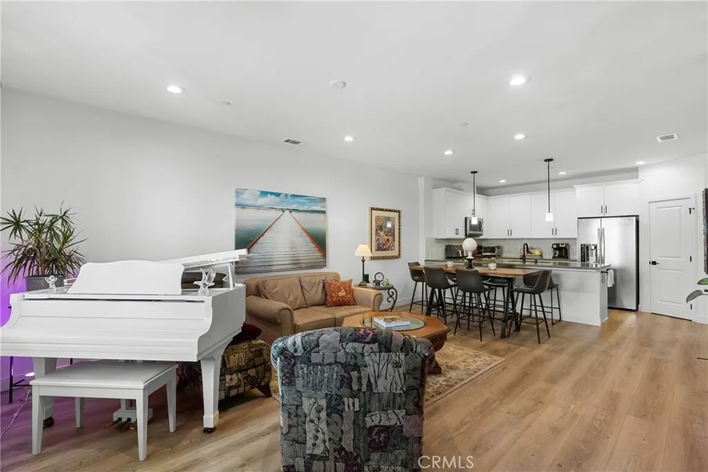 1057 Tiburon Way