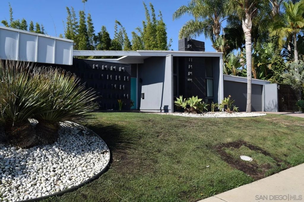 Photo of 5540 Sandburg Ave, San Diego, CA 92122 (MLS # 250042701)