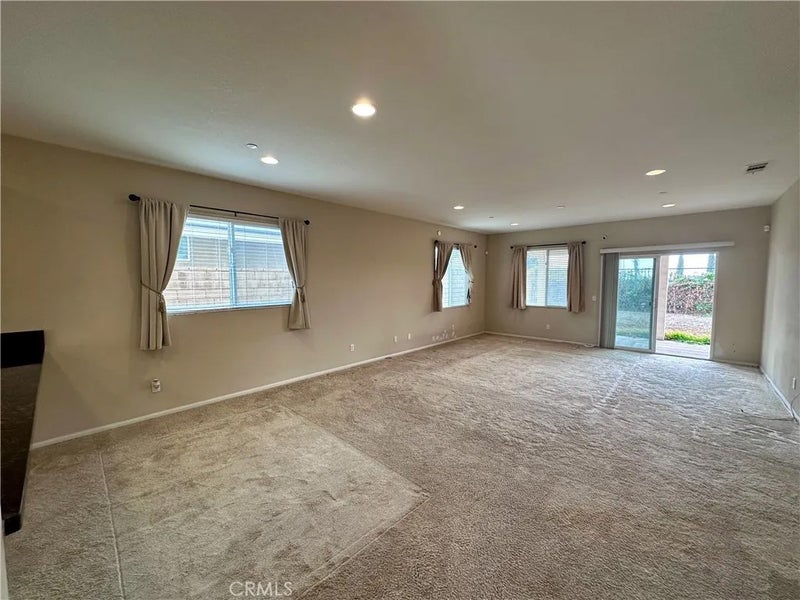 3127 W Penny Lane