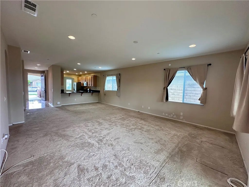 3127 W Penny