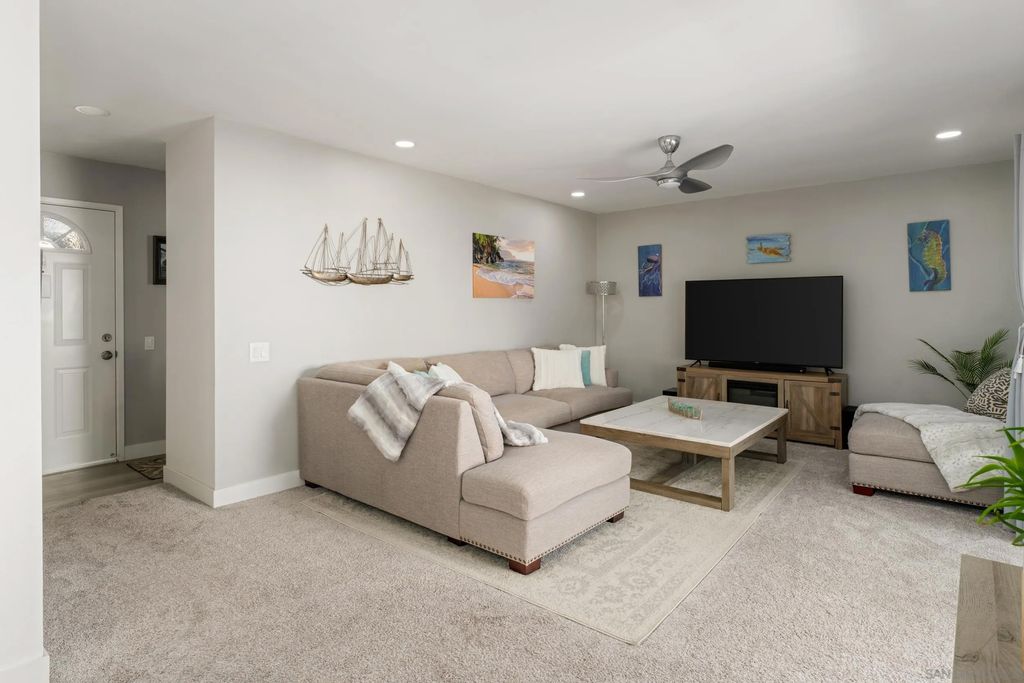 Photo of 8524 Via Mallorca #C, La Jolla, CA 92037 (MLS # 260011119)