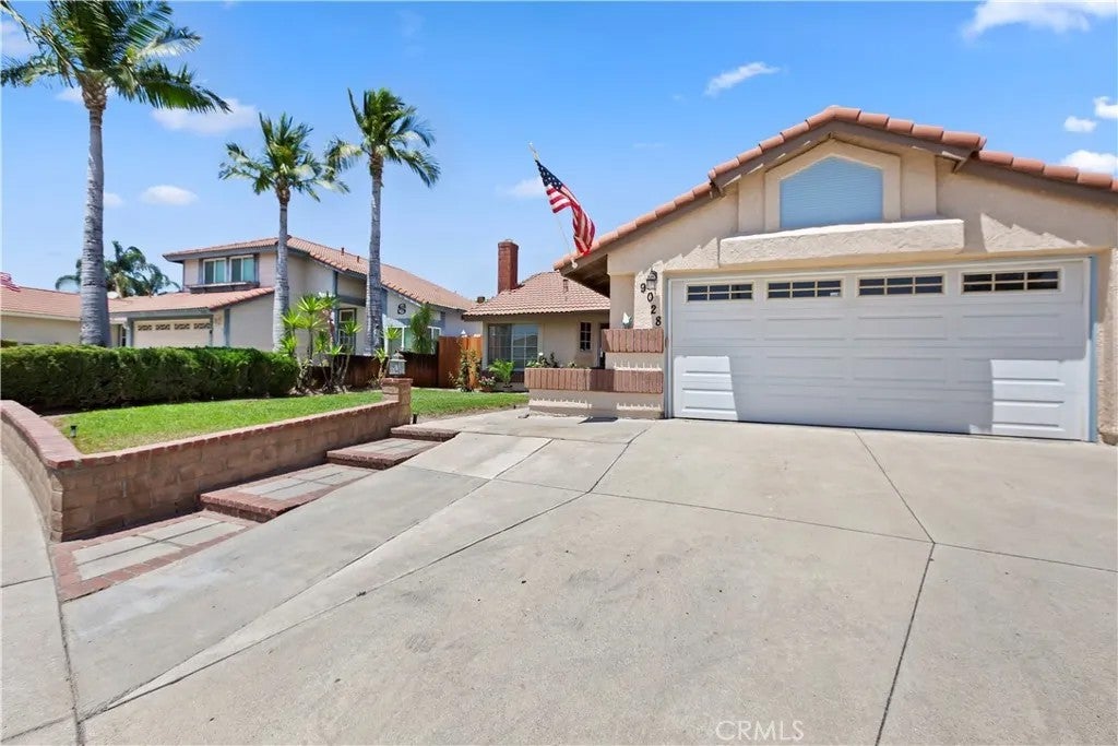 9028 La Verne