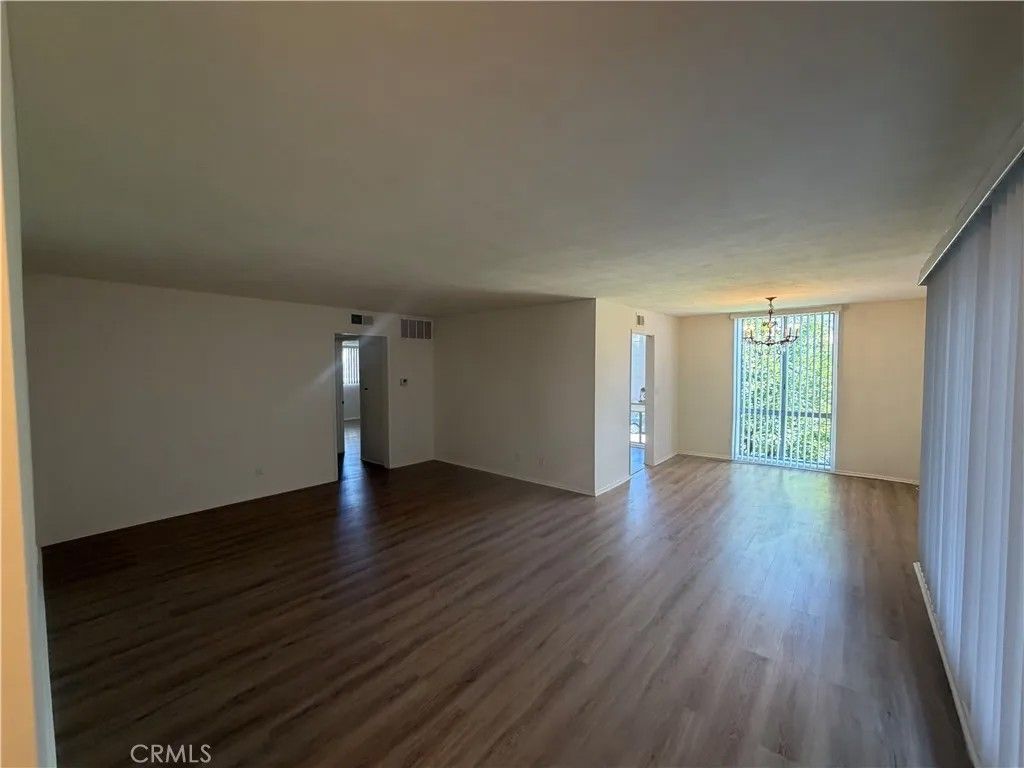 Photo of 433 S Palm Dr #1, Beverly Hills, CA 90212 (MLS # SR26045561)