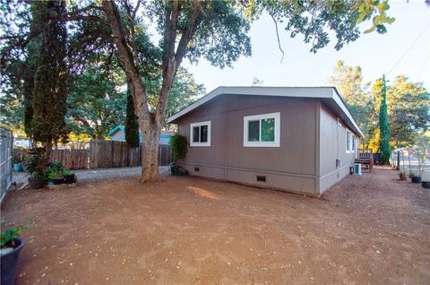 3 beds bed, 2 baths bath property at 15894 35th Avenue, Clearlake, CA 95422
