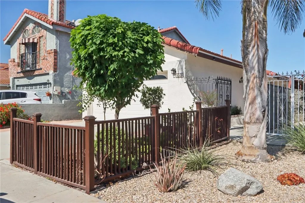 310 S Paulsen Avenue