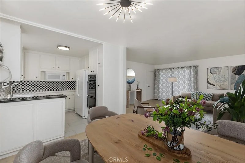 1632 Camden 204