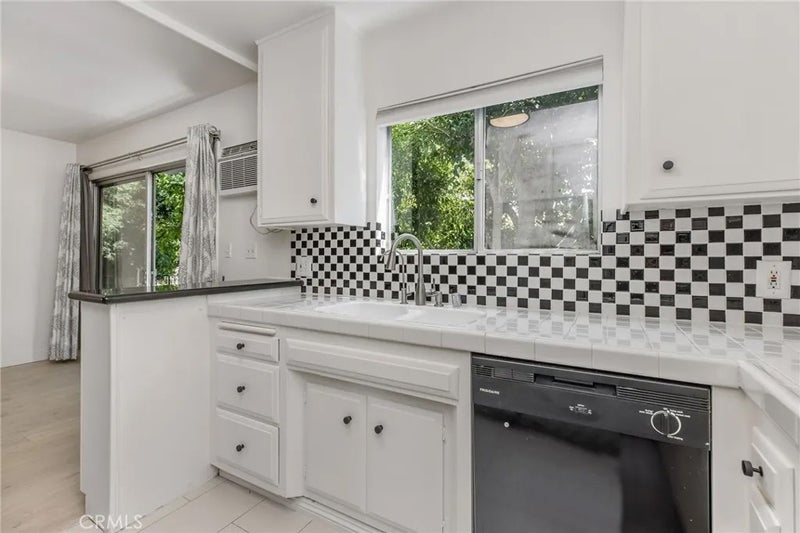 1632 Camden 204