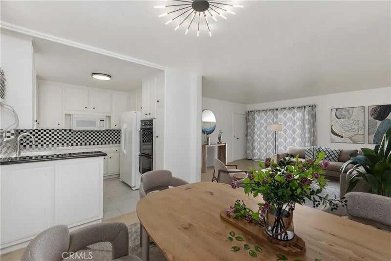 1632 Camden 204