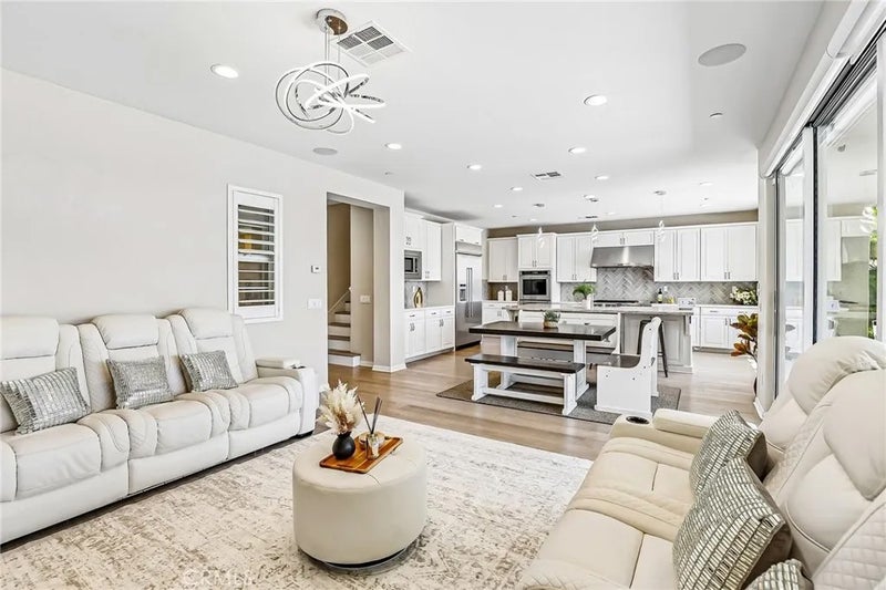 7 Paladino Court