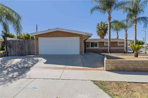 Photo of 27836 Walnut Springs, Canyon Country, CA 91351 (MLS # SR26169711)