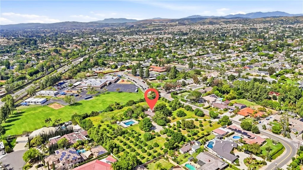 5729 Grandview
