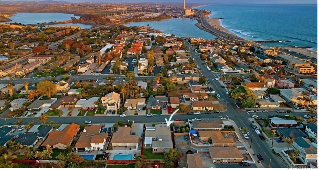 Photo of 250 Redwood Ave, Carlsbad, CA 92008 (MLS # 2600155)