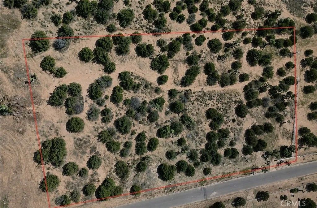 Photo of 11075 Heartland Cir, Oak Hills, CA 92344 (MLS # IV26104919)