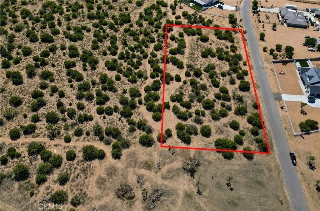 Photo of 11075 Heartland Cir, Oak Hills, CA 92344 (MLS # IV26104919)